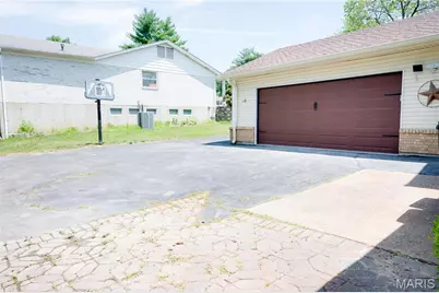 327 Royal Village Drive, Manchester, MO 63011 - Photo 42