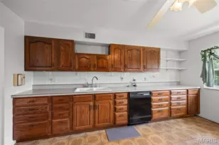 223 Susan Rd, Saint Louis, MO 63129 - Photo 8