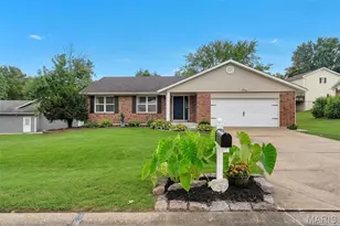 104 Cedar Crest Ct, Saint Charles, MO 63304 - Photo 2