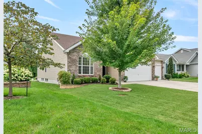 492 Pleasant Breeze Drive, Wentzville, MO 63385 - Photo 2