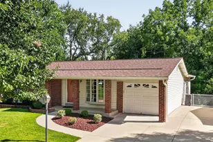 2229 La Cuesta Dr, Florissant, MO 63031 - Photo 2