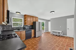 1540 Leisure Dr, Florissant, MO 63031 - Photo 8