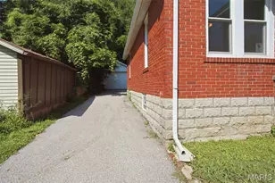 8149 Allen Ave, Saint Louis, MO 63114 - Photo 2