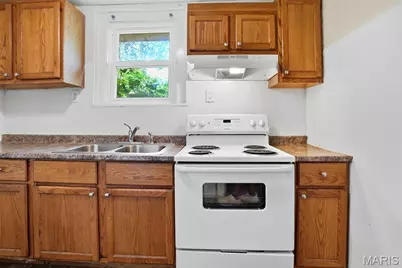 8149 Allen Avenue, Saint Louis, MO 63114 - Photo 10