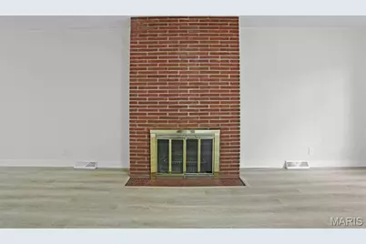 8230 Villaton Drive, Saint Louis, MO 63123 - Photo 6