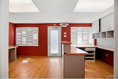 9713 Gravois Road, Saint Louis, MO 63123 - Photo 2