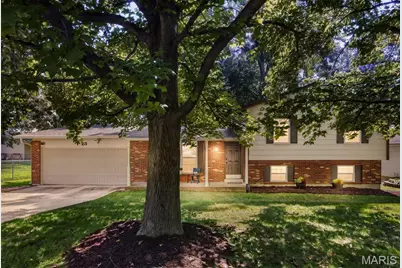 23 Crescent Woods Drive, Saint Peters, MO 63376 - Photo 1