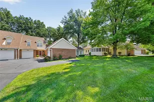 2238 Riverwood Trails Dr, Hazelwood, MO 63031 - Photo 2
