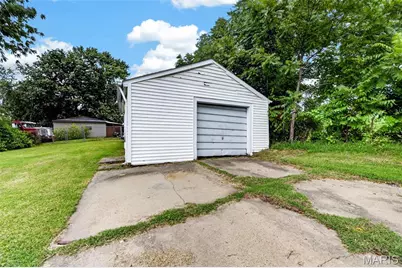 170 Reading Avenue, Maryland Heights, MO 63043 - Photo 8