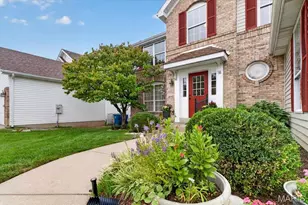 259 Cheval Square Dr, Chesterfield, MO 63005 - Photo 4