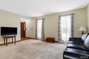 13 Tremaine Ct, Saint Charles, MO 63304 - Photo 6