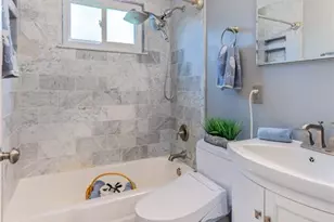 9 Lori Cir, Maryland Heights, MO 63043 - Photo 14