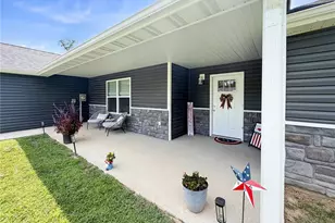 4055 Breckenridge Dr, Hannibal, MO 63401 - Photo 4
