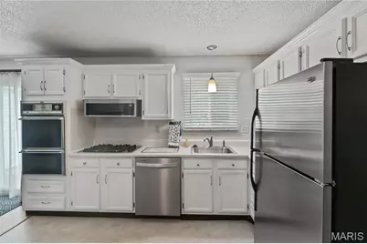 722 Watersedge Drive, Florissant, MO 63034 - Photo 8