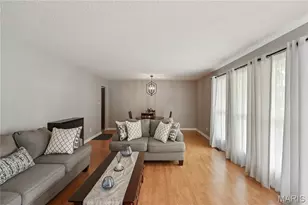 722 Watersedge Dr, Florissant, MO 63034 - Photo 2