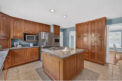 14761 Chesterfield Trails Drive, Chesterfield, MO 63017 - Photo 16