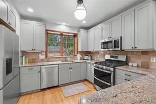 561 Bedford Ave, University City, MO 63130 - Photo 12