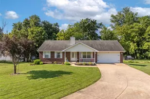 39 Scarlet Oak Ct, Troy, MO 63379 - Photo 2