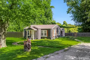 1043 Farmview Dr, Saint Louis, MO 63138 - Photo 2