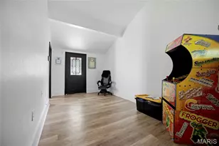 1043 Farmview Dr, Saint Louis, MO 63138 - Photo 6