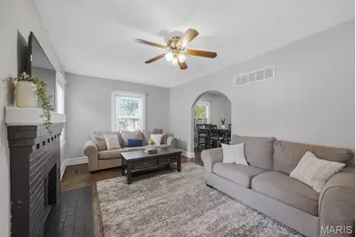 8510 S Laclede Station, Saint Louis, MO 63123 - Photo 4