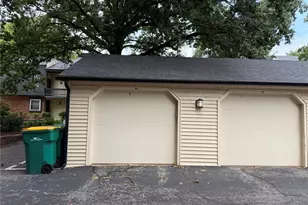 84 Conway Cove Dr, Chesterfield, MO 63017 - Photo 2