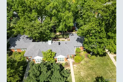 725 Berick Drive, University City, MO 63132 - Photo 16