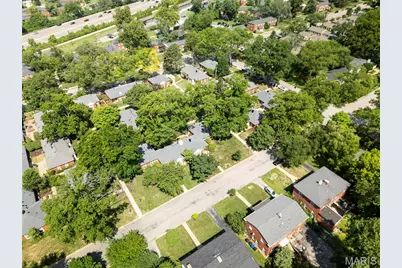 725 Berick Drive, University City, MO 63132 - Photo 22