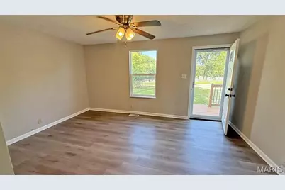 557 Vreeland Road, Hillsboro, MO 63050 - Photo 2