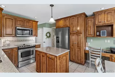 902 Oakmoor Drive, Fenton, MO 63026 - Photo 4