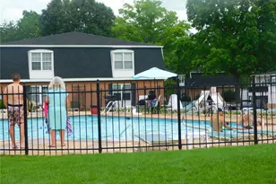 1673 Herault Pl, Saint Louis, MO 63125 - Photo 4