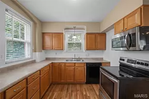 8105 Delmar Blvd, University City, MO 63130 - Photo 12