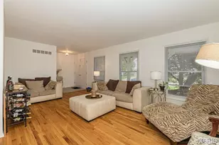 2105 Barcelona Dr, Florissant, MO 63033 - Photo 8