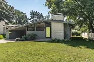 728 Hutchins Dr, Saint Louis, MO 63126 - Photo 2