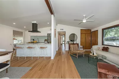 728 Hutchins Drive, Saint Louis, MO 63126 - Photo 4