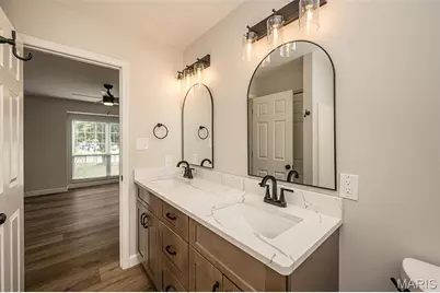 2666 Liberty Gardens Drive, Florissant, MO 63031 - Photo 16