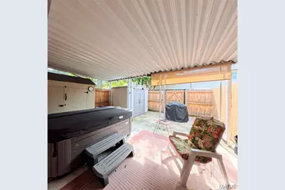 10035 Sakura Drive, Saint Louis, MO 63128 - Photo 6