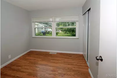 3245 Long Champs Drive, Florissant, MO 63033 - Photo 8