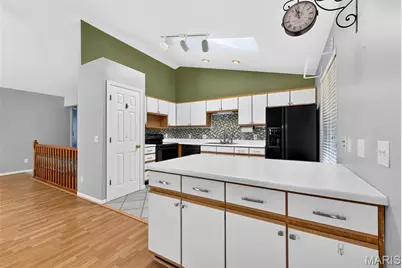 981 Wynstay Circle, Saint Louis, MO 63088 - Photo 8