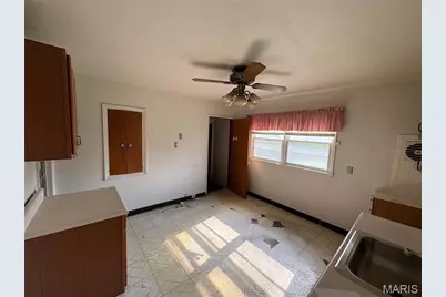 7912 Birkenhead Drive, Affton, MO 63123 - Photo 10
