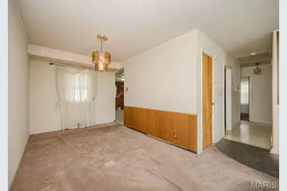 9337 Laramie Drive, Bellefontaine Neighbors, MO 63137 - Photo 6