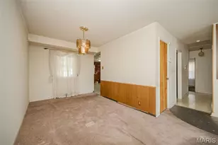 9337 Laramie Dr, Bellefontaine Neighbors, MO 63137 - Photo 6