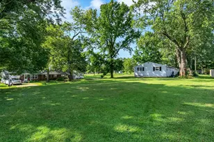 435 Old Springfield Rd, Bourbon, MO 65441 - Photo 8