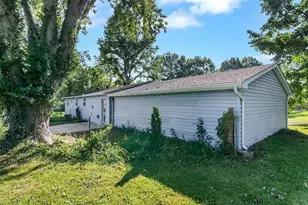 435 Old Springfield Rd, Bourbon, MO 65441 - Photo 6