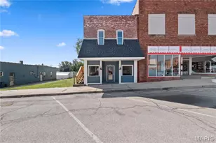 318 Broadway St, Elsberry, MO 63343 - Photo 1