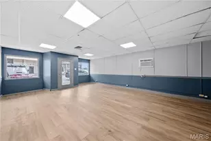318 Broadway St, Elsberry, MO 63343 - Photo 6