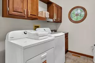 2319 Wellington Estates Dr, Chesterfield, MO 63017 - Photo 14