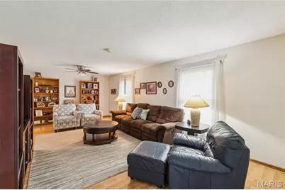 2700 Delaware Drive, Florissant, MO 63033 - Photo 4