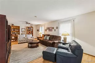 2700 Delaware Dr, Florissant, MO 63033 - Photo 4