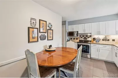2700 Delaware Drive, Florissant, MO 63033 - Photo 8